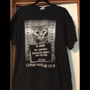 Fruit of the loom Cat shirt. Size XL